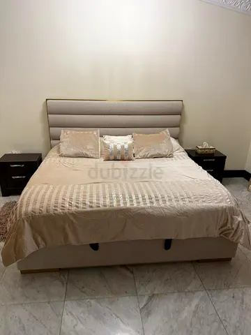 Luxury King Bed Set with Hydraulic Storage