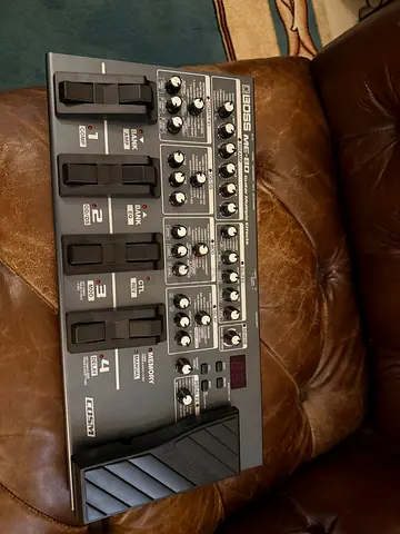 Boss ME-80 Guitar Multiple Effects