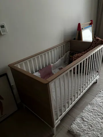 Wooden Baby Crib in Good Condition