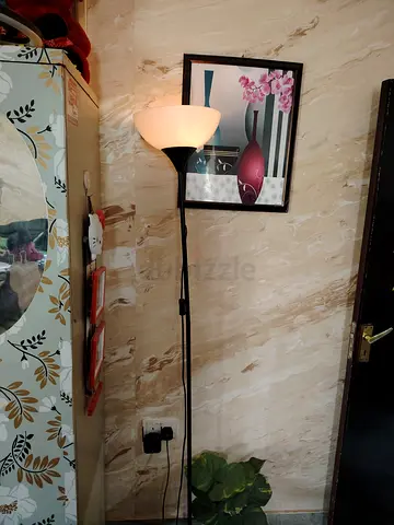 Floor standing torchiere lamp with uplight shade - good working condition