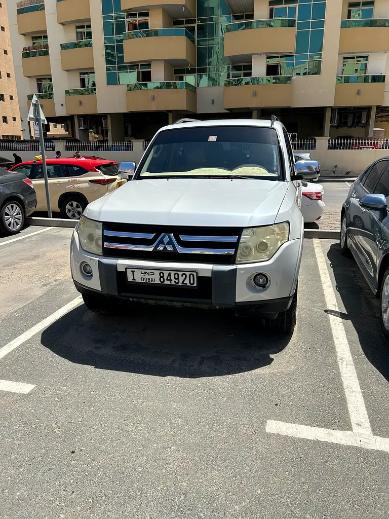 Mitsubishi Pajero 2008 — photo 1 of 12
