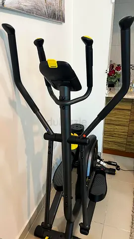 Used Elliptical Cross Trainer in perfect Condition ( 100% like new ) - Compact Home Gym