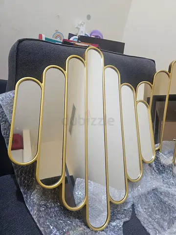 Gold Multi-Panel Decorative Wall Mirror (Modern Sculptural Design)