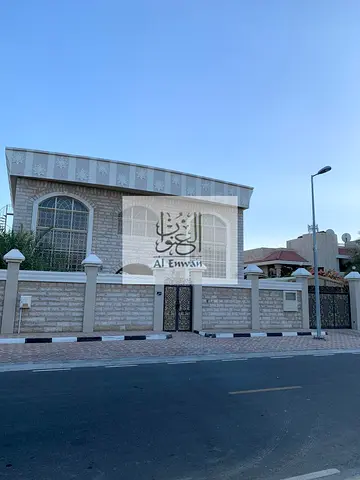 ✨ فيلا ديلوكس للبيع في منطقة واسط (القوز) – الشارقة ✨🏡