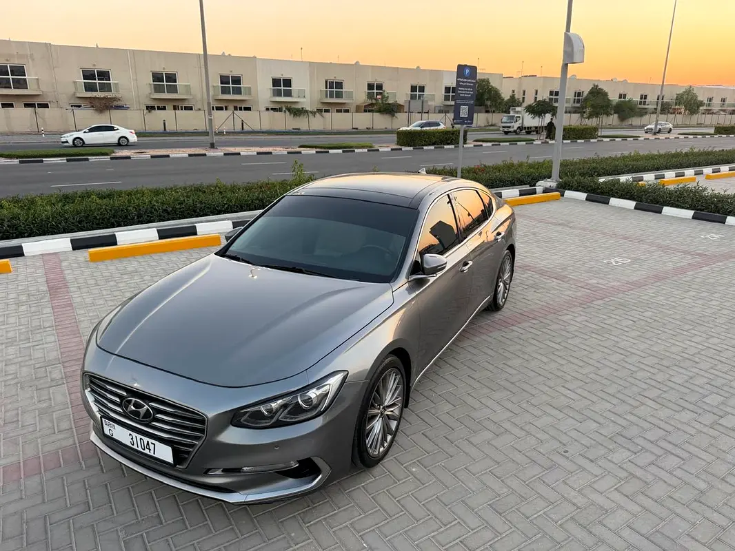 Hyundai Azera 2019 — photo 1 of 14
