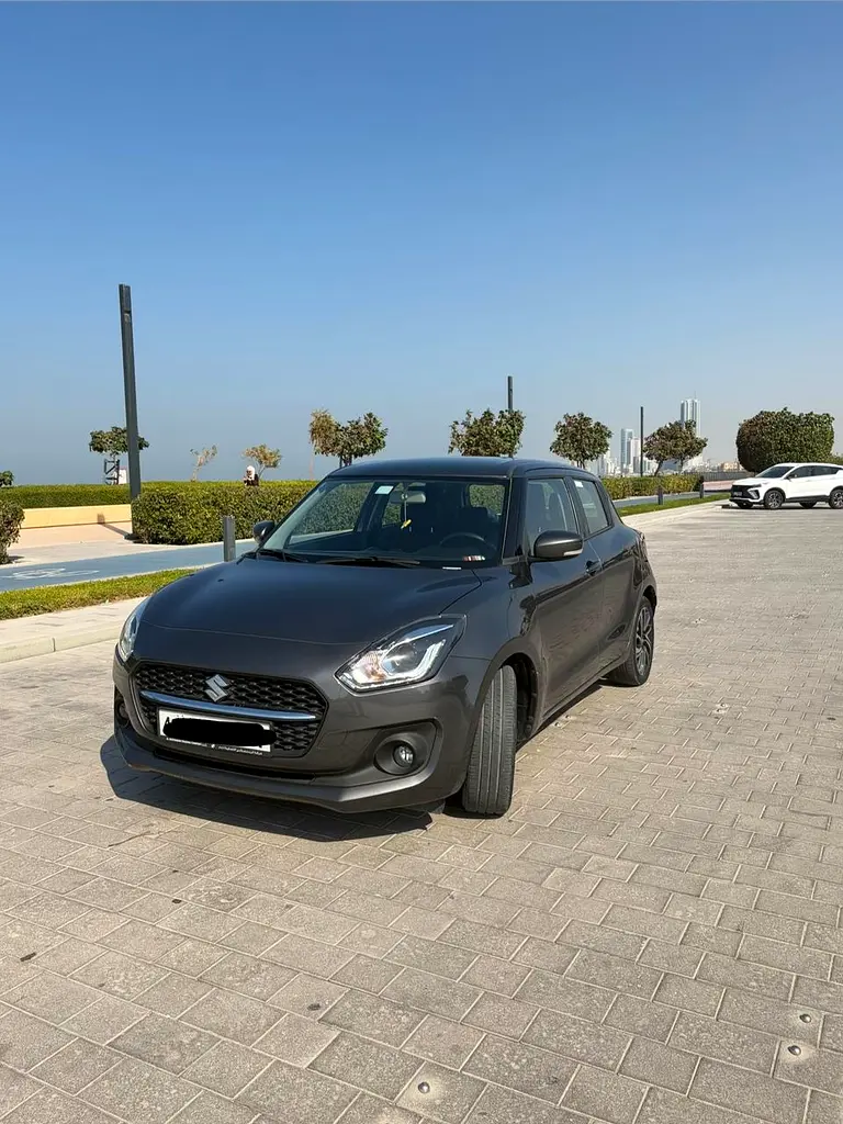 Suzuki Swift 2022 — photo 1 of 5