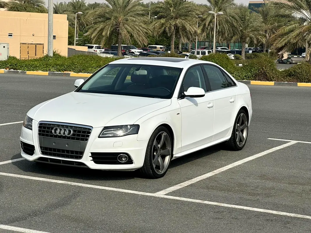 Audi A4 2011 — photo 1 of 11