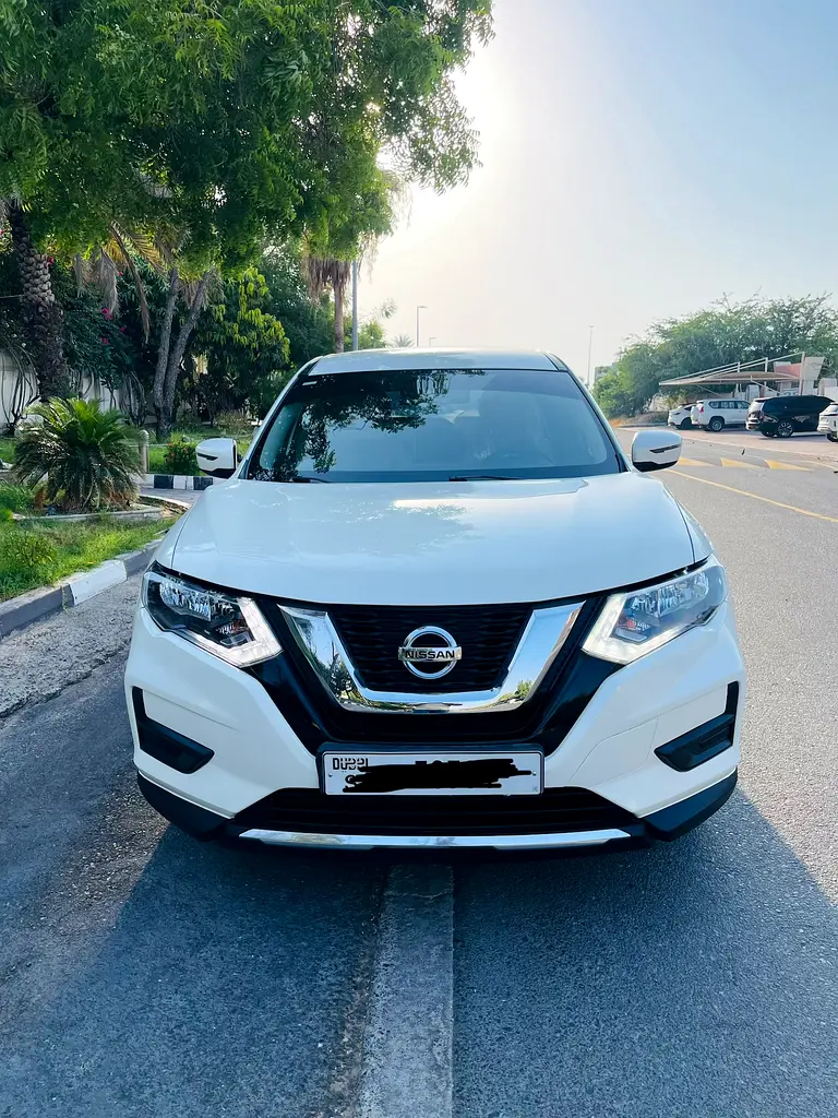 Nissan X-Trail 2018 — photo 1 of 15