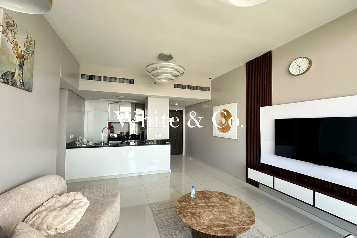 Upgraded | Vacant 1BR | Fully Furnished