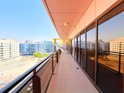 Huge Size 4BHK plus Maids-2 Car Parking free-Prime location…