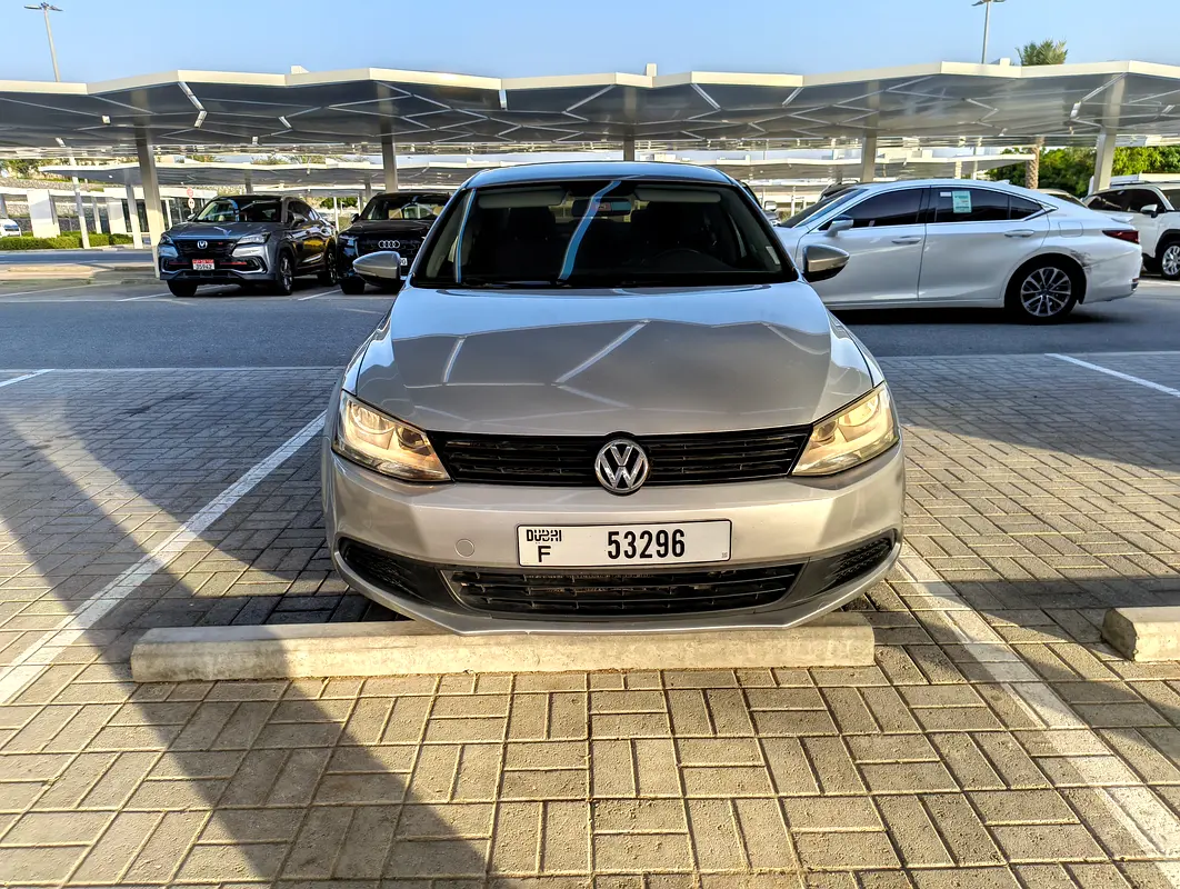 Volkswagen Jetta 2014 — photo 1 of 14