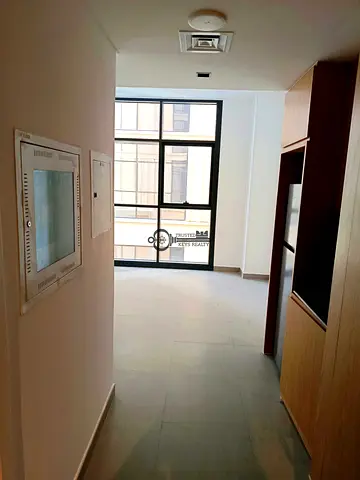 Studio with appliances, swimming pool, gym and parking lot