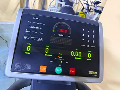 Technogym Excite 700 CrossTrainer LED - 4000