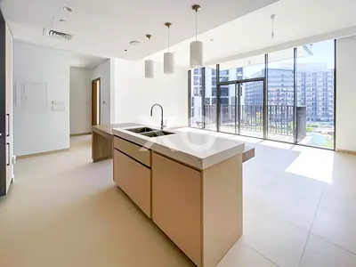 Pool View | Vacant | High Quality