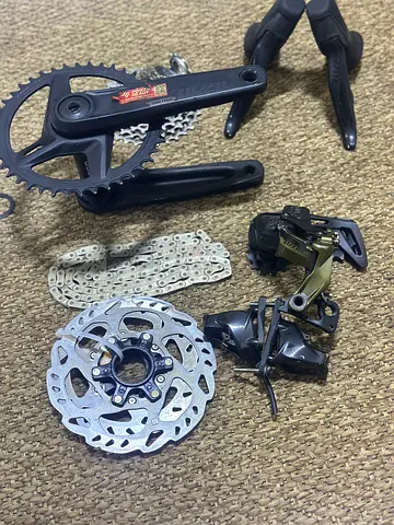 SRAM RED di2 11S groupset road bike . A4