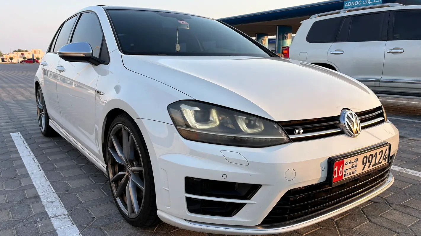 Volkswagen Golf R 2015 — photo 1 of 14