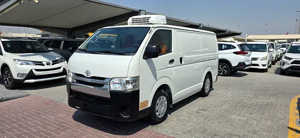 2015 Toyota HIACE — миниатюра 9