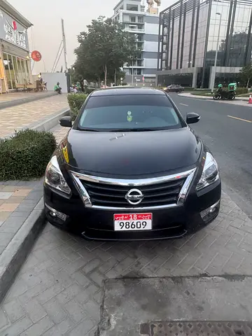 Nissan Altima 2015 SV - dark blue Exterior - Excellent Condition