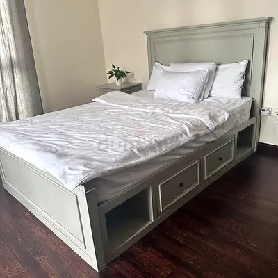 Solid wood bed with storage and mattress