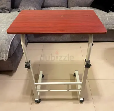 Adjustable desk