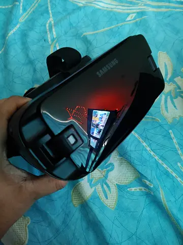 Samsung Gear VR headset (virtual reality headset) - good condition