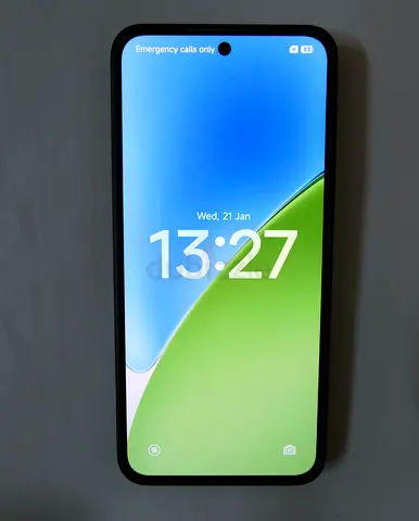 Xiaomi 15 green colour mint condition.