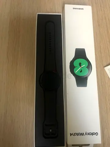 Samsung Galaxy Watch4 (40mm) - Black, Excellent Condition with Box