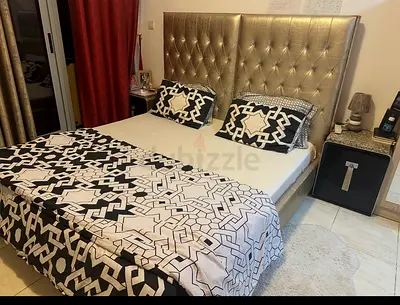 Bed set with side units
