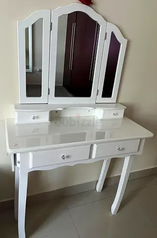 White dressing table with 2 drawers 2025
