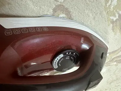 Brand new Steam Iron never used