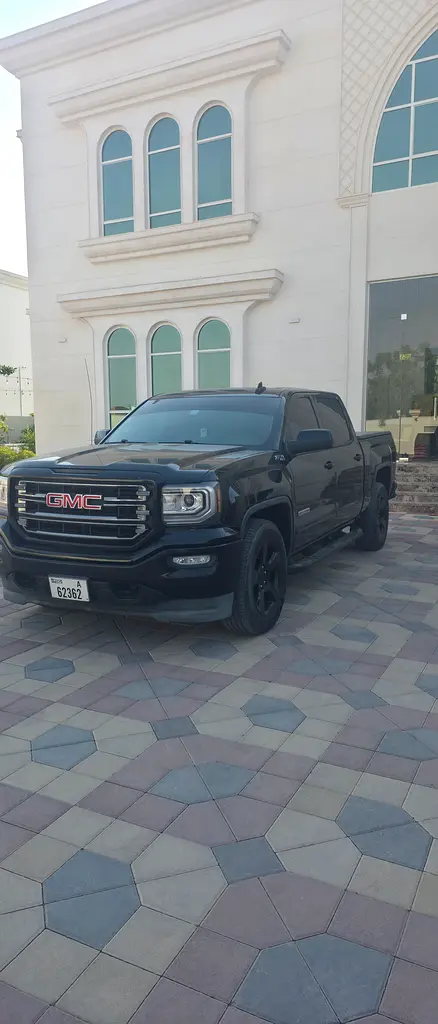 GMC Sierra 2017 — photo 1 of 6