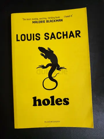 Holes by Louis Sachar (Paperback) - Good Condition