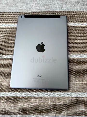 Apple iPad 5th Gen, 128 GB, Great Condition with Folding Cover
