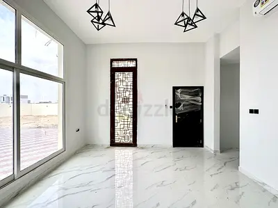 ROOM AVAILABLE MONTHLY