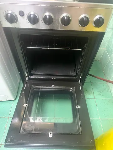 Gas Cooker with Oven - Good Working Condition