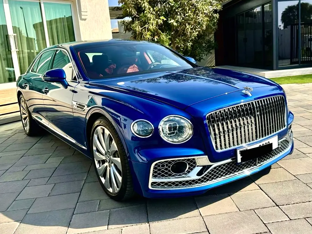 Bentley Flying Spur 2021 — photo 1 of 11