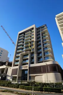 FULLY FURNISHED / POOL VIEW / WELL MAINTAINED