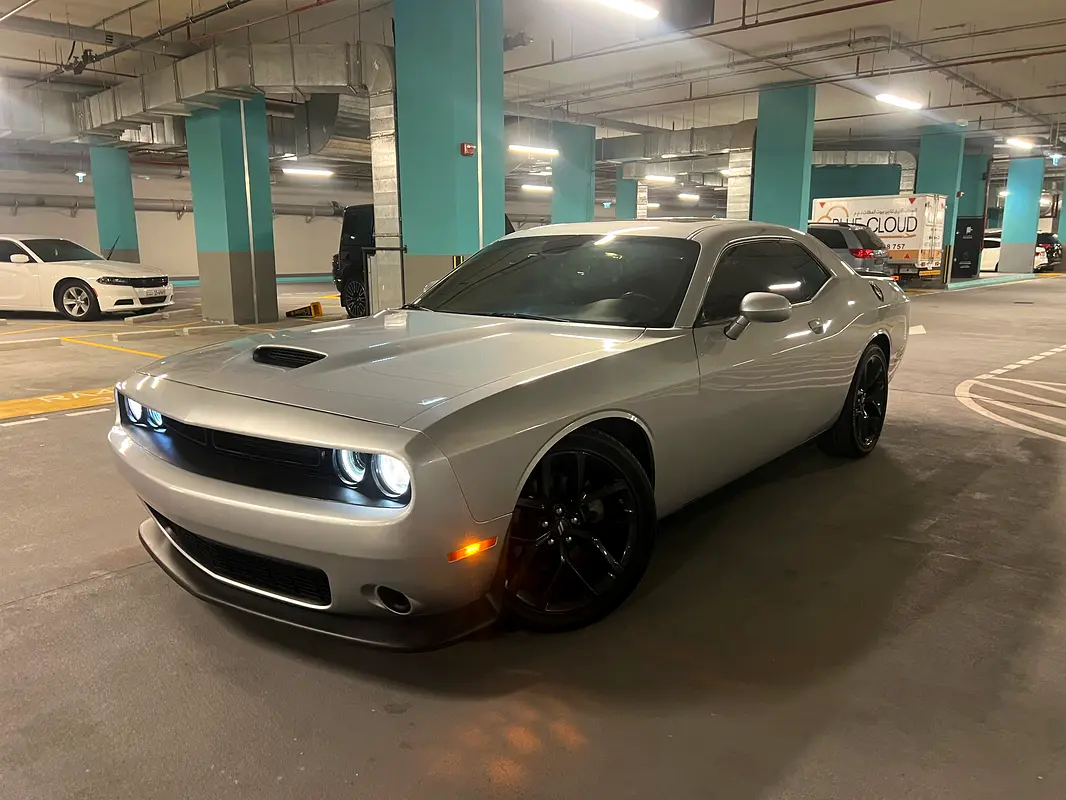 Dodge Challenger 2023 — photo 1 of 20