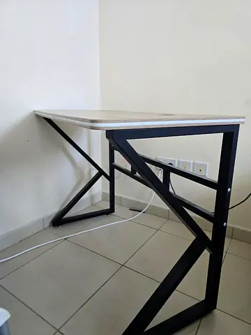 Compact corner study desk with metal frame