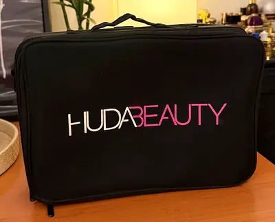 HudaBeauty - Makeup storage Bag / trolley bag