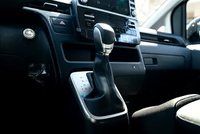 2025 Hyundai STARIA photo 9