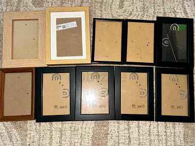 Set of 10 mixed photo frames (black and wood) - used