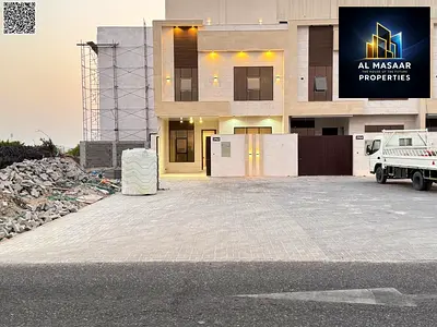 مساحة أرتداد أمام الفيلا 30 متر حتى الشارع. السعر شامل كل شئ رسوم نقل ملكية و كهرباء و ماء و مكيفات. تملك حر جميع الجنسيات