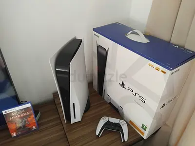 Playstation 5 with game in perfect condition