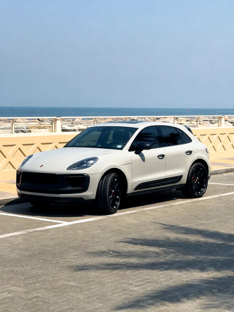 Porsche Macan 2024 — photo 1 of 11