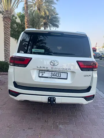 Toyota Land Cruiser 2024 GXR 4.0 Original paint all service from ALFUTTAIM