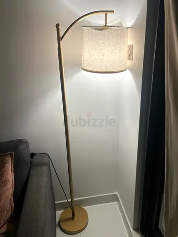 Tall standing lamp