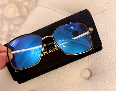 Chanel sunglasses woman