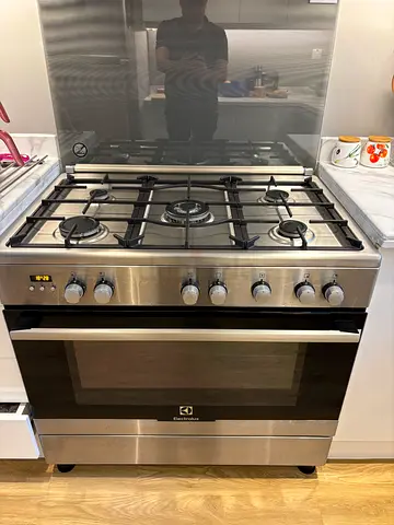Electrolux Top Gas Electric Oven