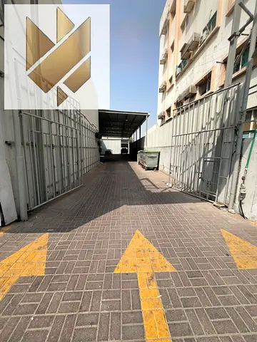 open yard [rooms - offices - warehouses - workers’ housing - bathrooms] - suitable for all car activities